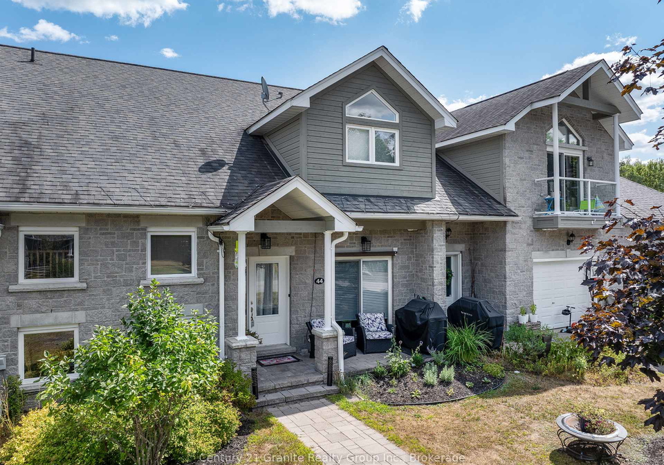 44-webb-circle-dysart-et-al-ontario-x12755442