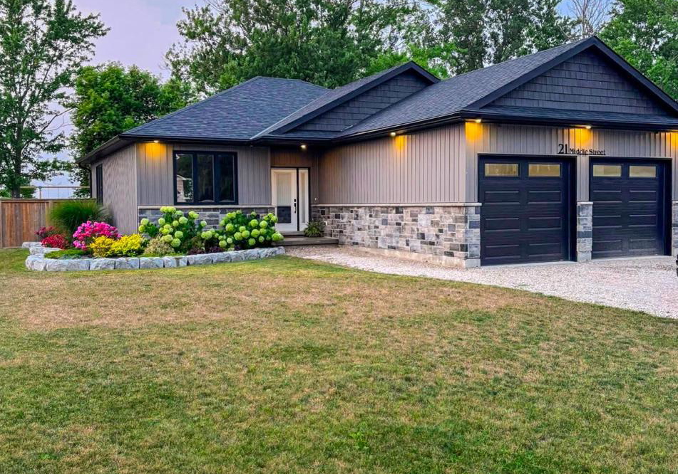 21-middle-street-south-huron-ontario-x12756942