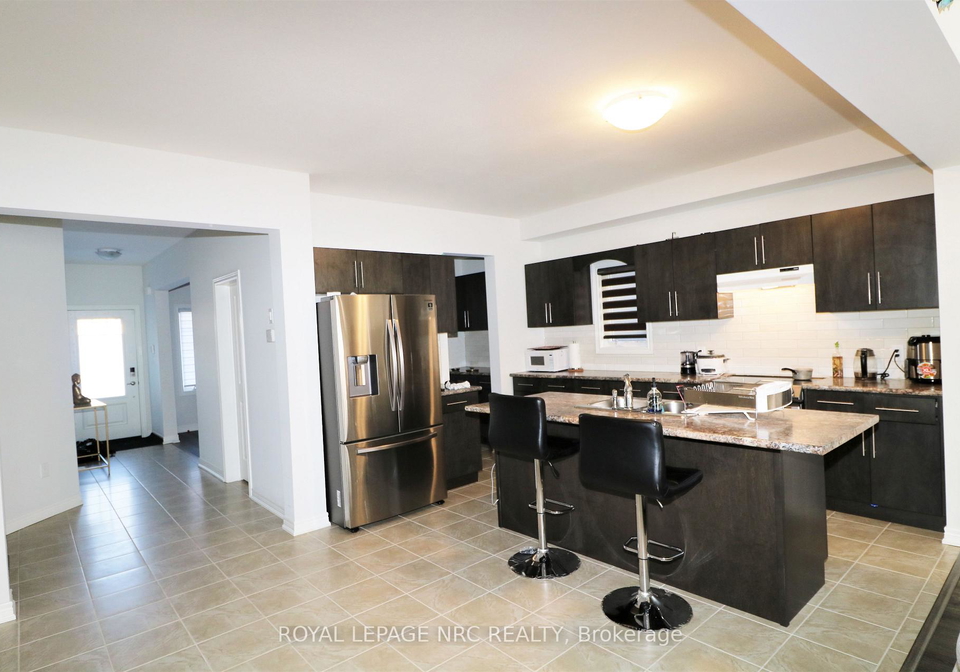 9453-tallgrass-avenue-niagara-falls-ontario-x12758192