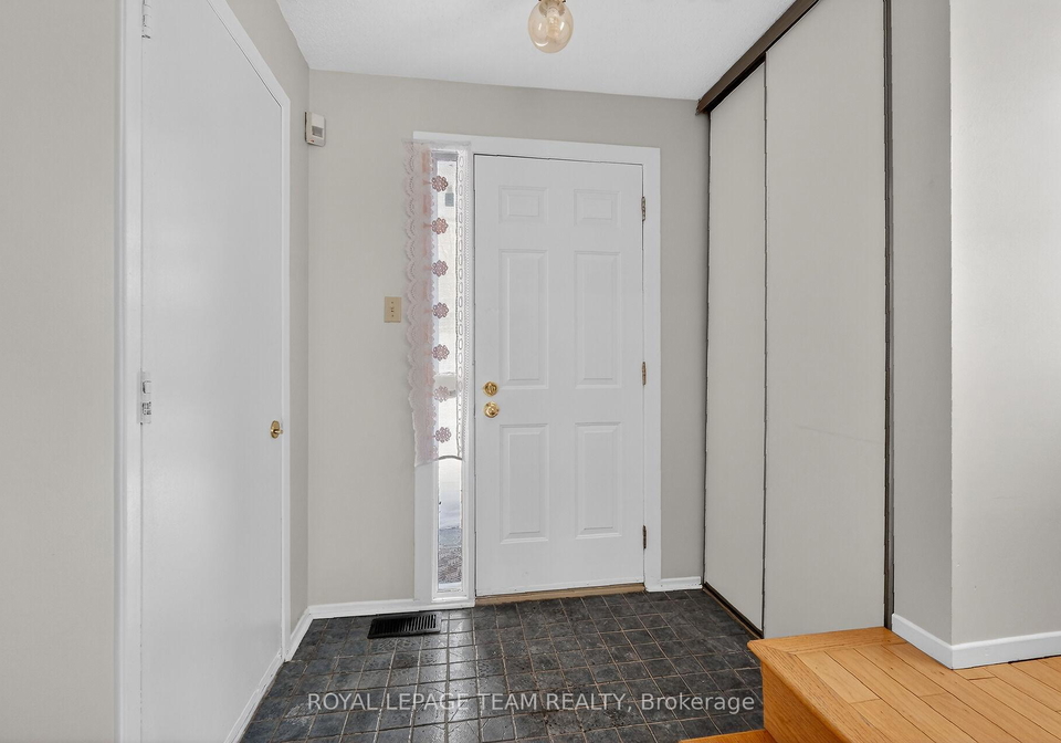 42-oakhaven-private-s-overbrook-castleheights-and-area-ottawa-ontario-x12759538