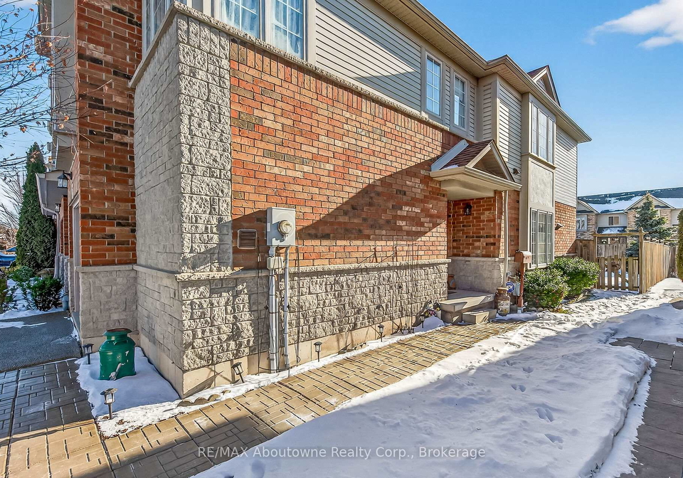 31-elderberry-avenue-grimsby-ontario-x12759982