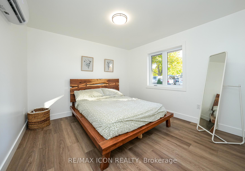 218-e-ardross-street-north-middlesex-ontario-x12760066