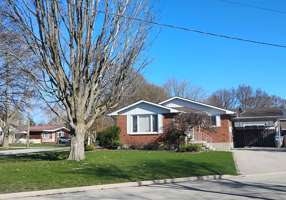 189-hincks-street-goderich-ontario-x12760390