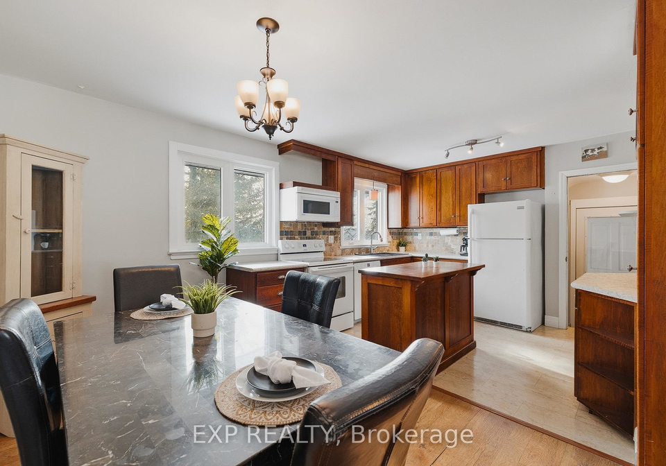 1080-henry-street-wellesley-ontario-x12760510