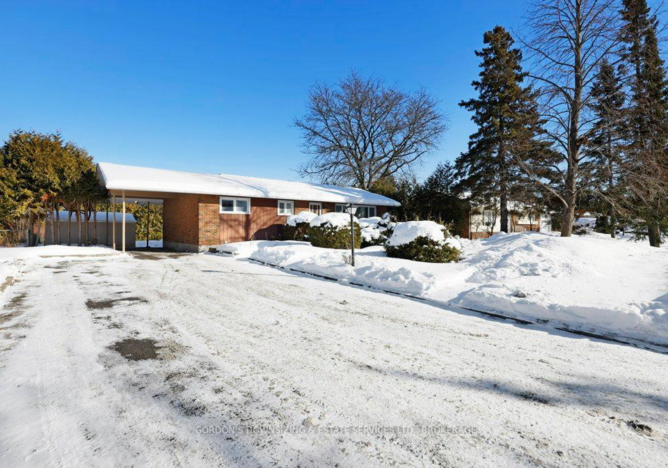 7-attwood-crescent-ottawa-ontario-x12760676
