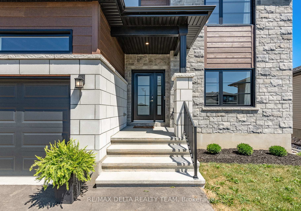 688-geneva-crescent-russell-ontario-x12761946