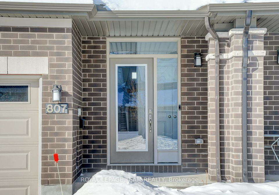 807-clapham-terrace-ottawa-ontario-x12761954