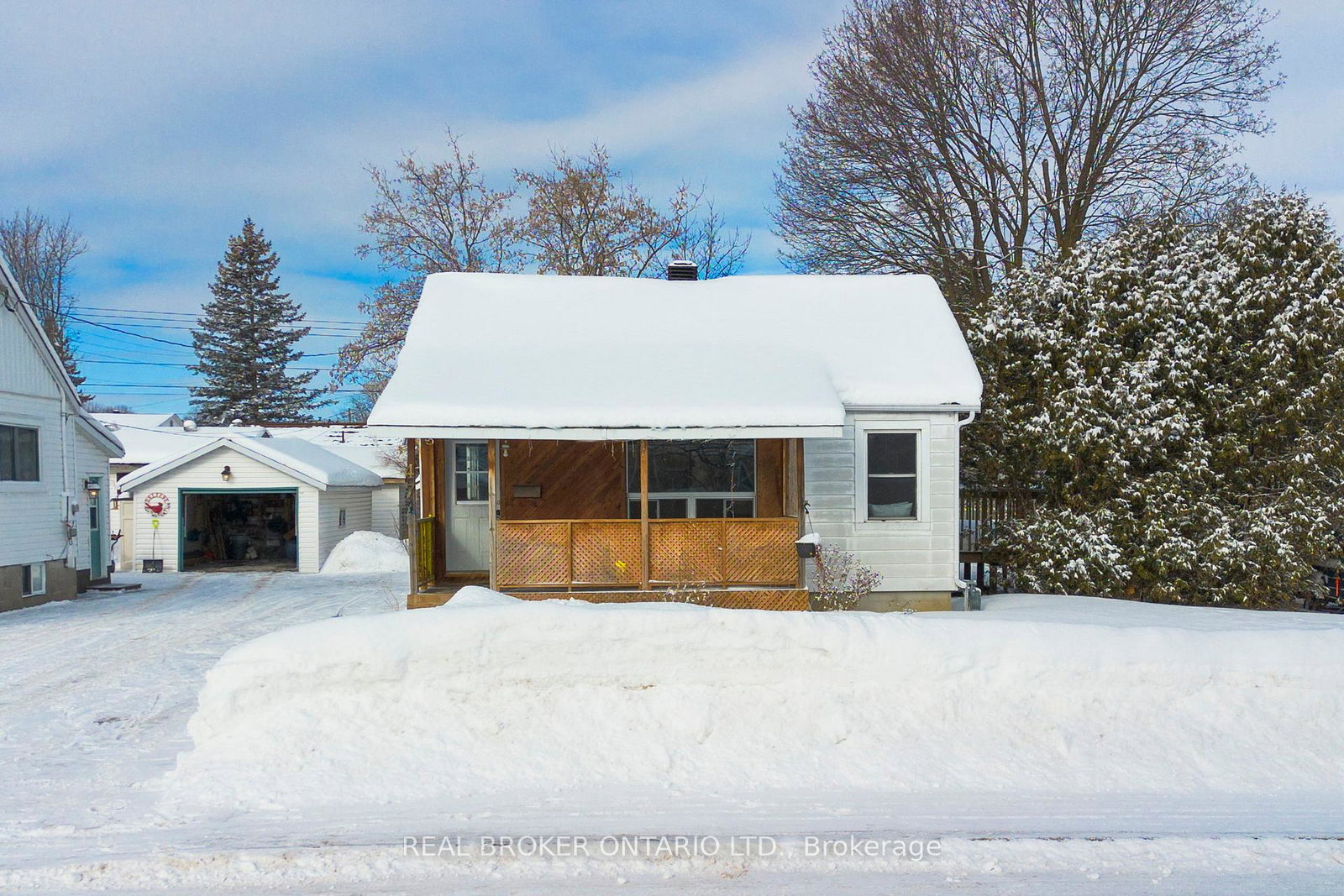 47-pine-street-smiths-falls-ontario-x12762430
