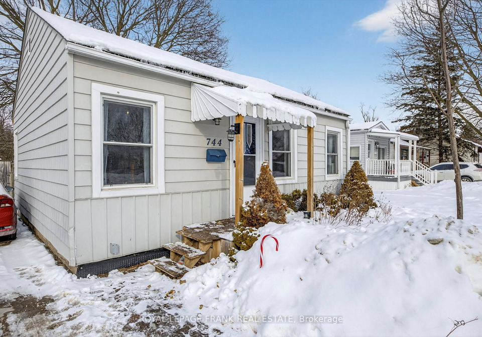 744-brown-street-peterborough-ontario-x12762452