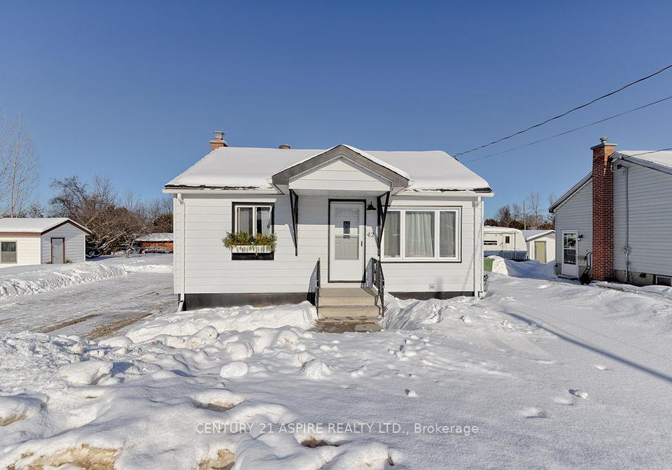 42-mohns-avenue-petawawa-ontario-x12763006
