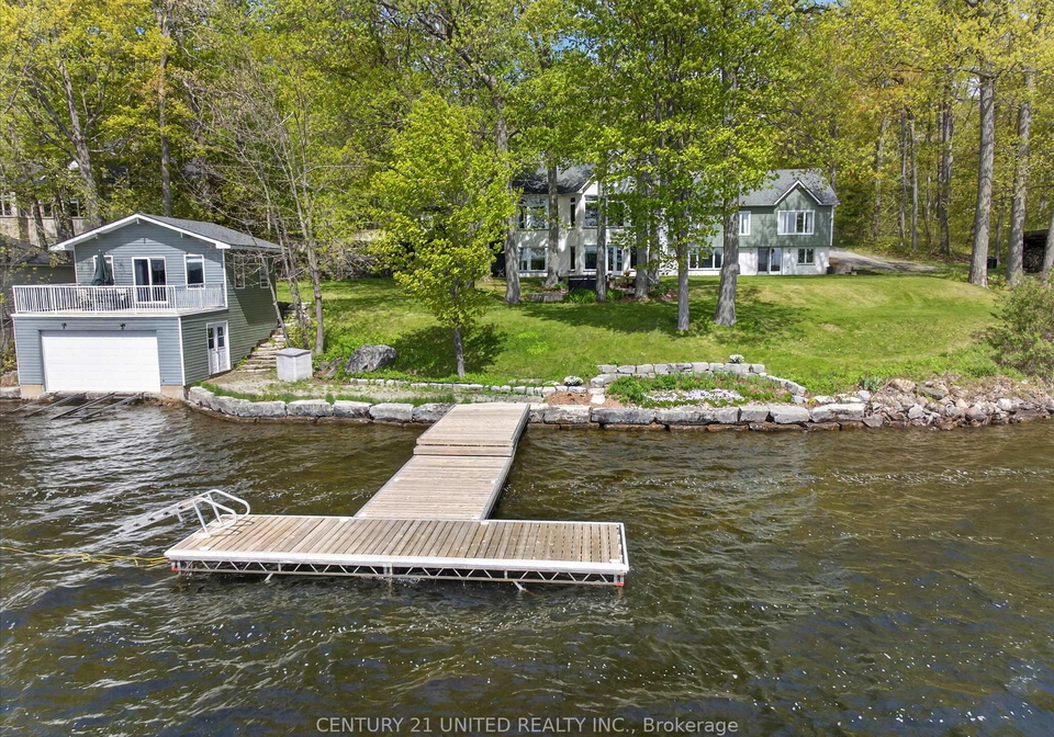 3227-fire-route-50-selwyn-ontario-x12763136