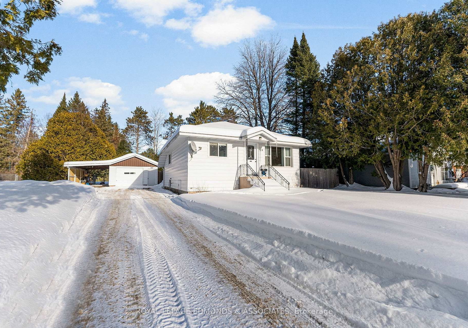 24-ottawa-street-laurentian-hills-ontario-x12763304