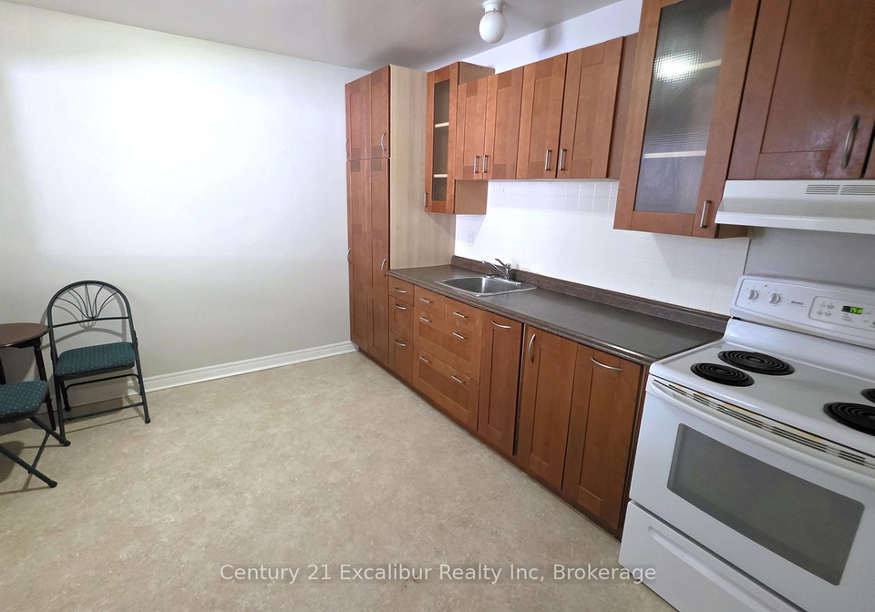 320-queen-street-e-centre-wellington-ontario-x12763376