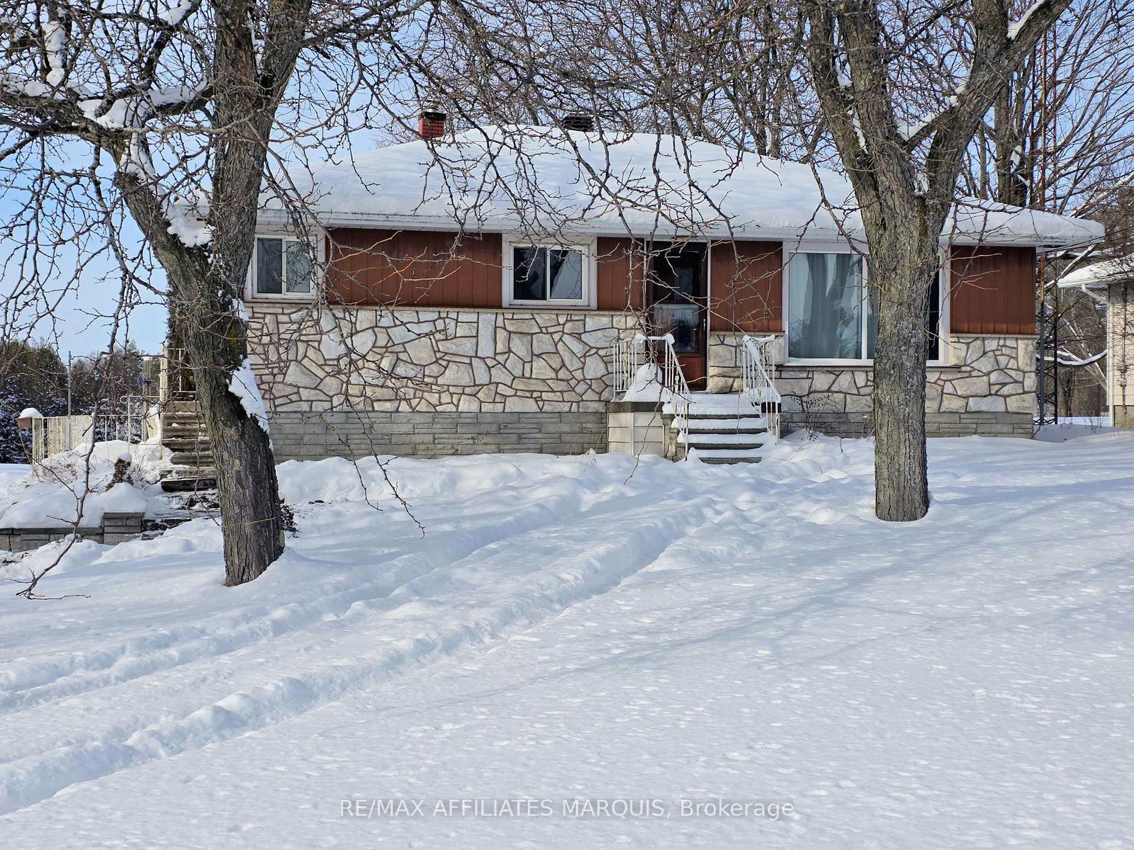 404-highway-15-highway-rideau-lakes-ontario-x12763540