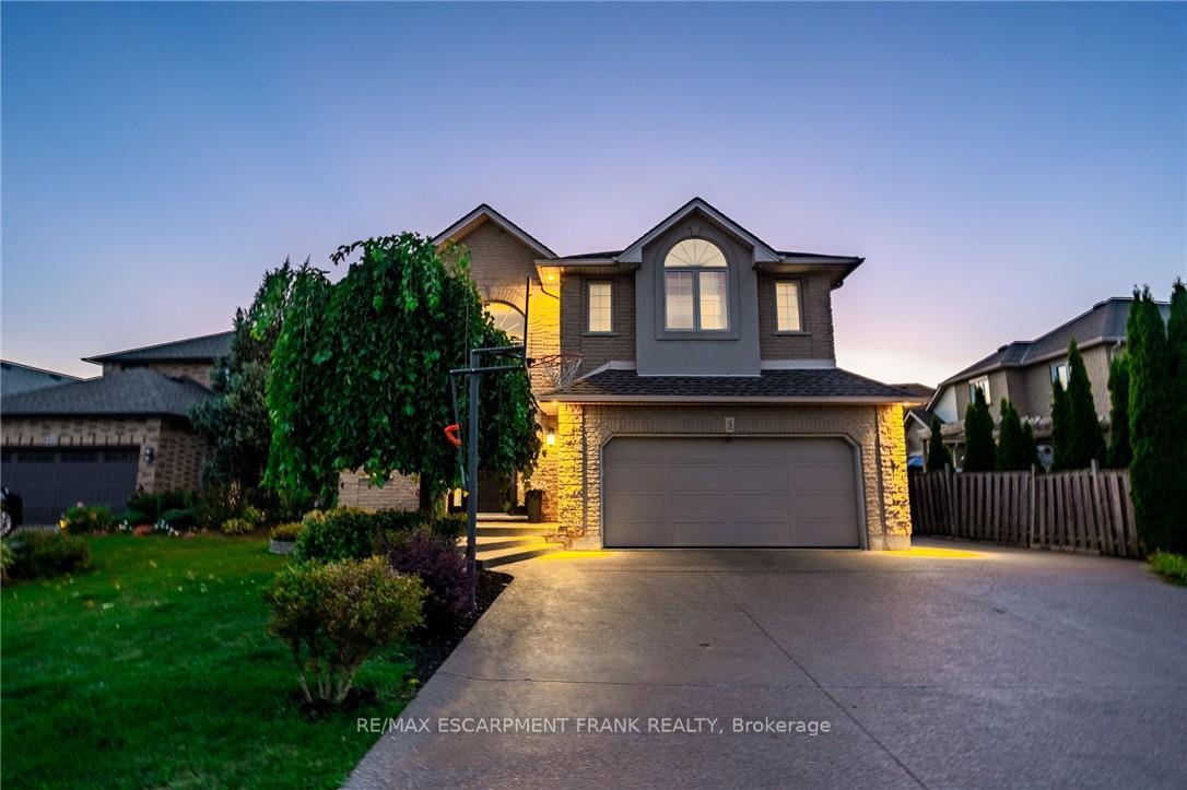 18-konstantine-court-hamilton-ontario-x12763980