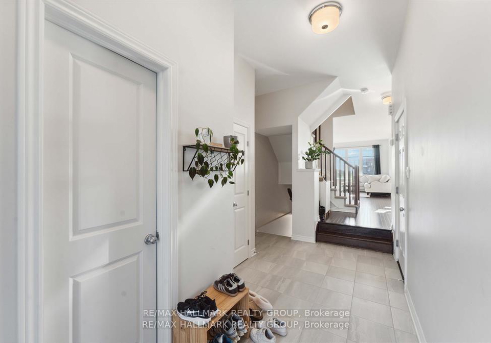 203-finsbury-avenue-ottawa-ontario-x12764974