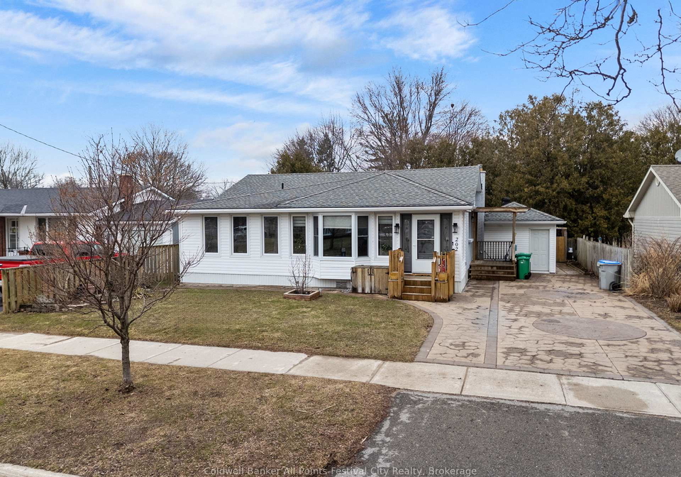 202-bennett-street-w-goderich-ontario-x12765286
