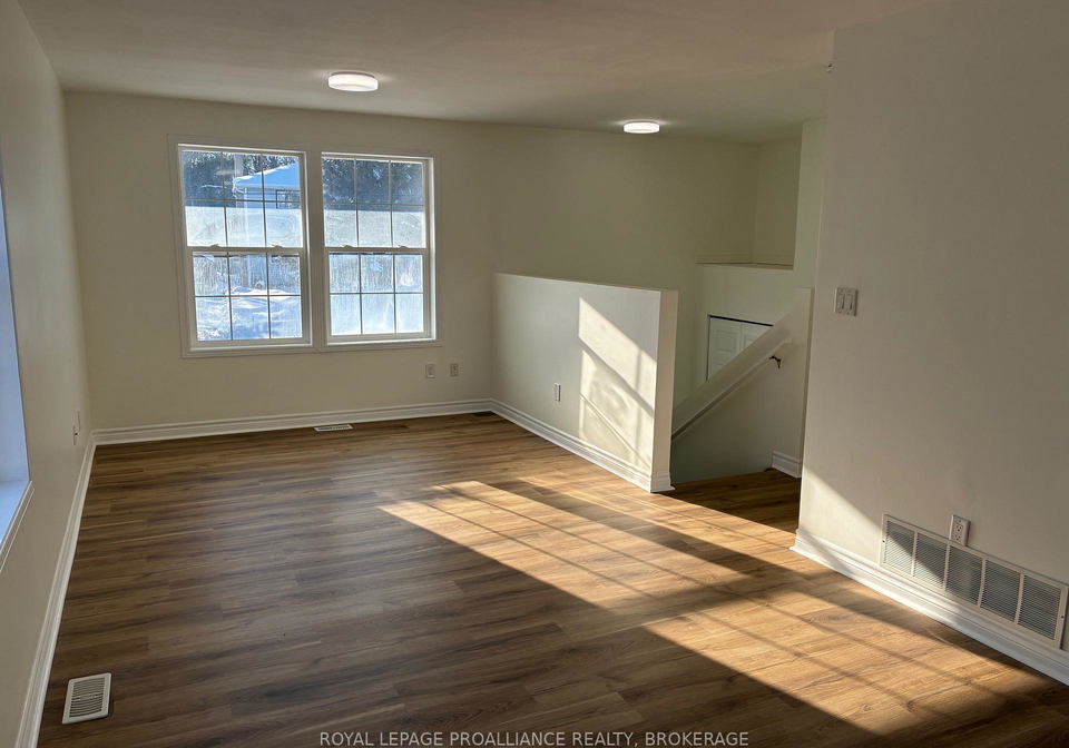 4a-creighton-drive-loyalist-ontario-x12766624