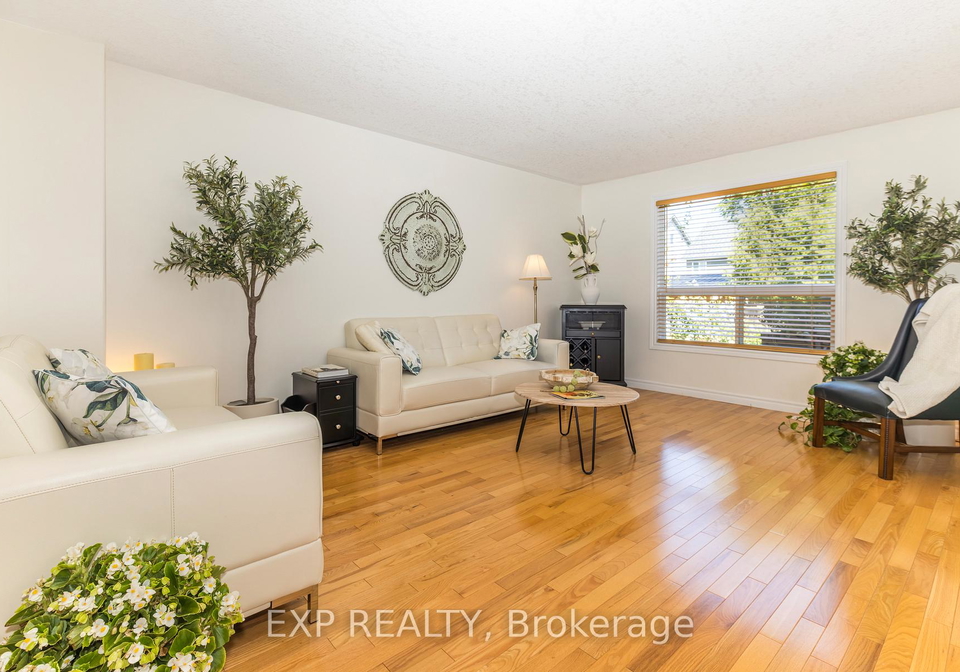 105-hampson-crescent-guelpheramosa-ontario-x12767224