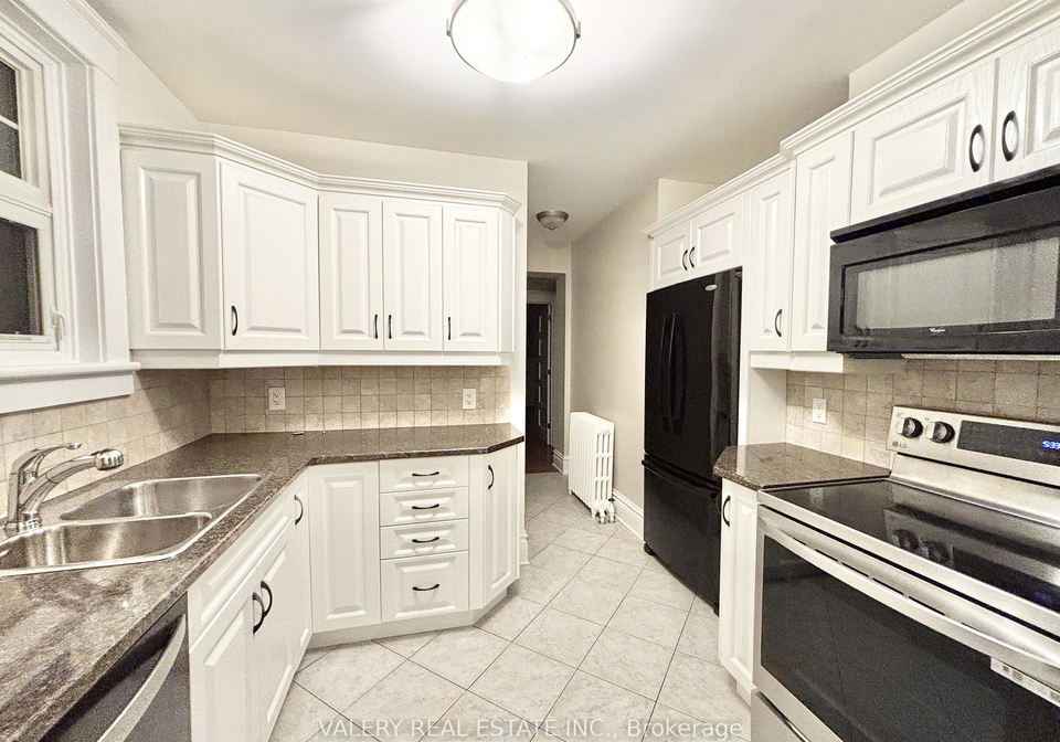 8heney-street-lower-town-sandy-hill-ottawa-ontario-x12767692