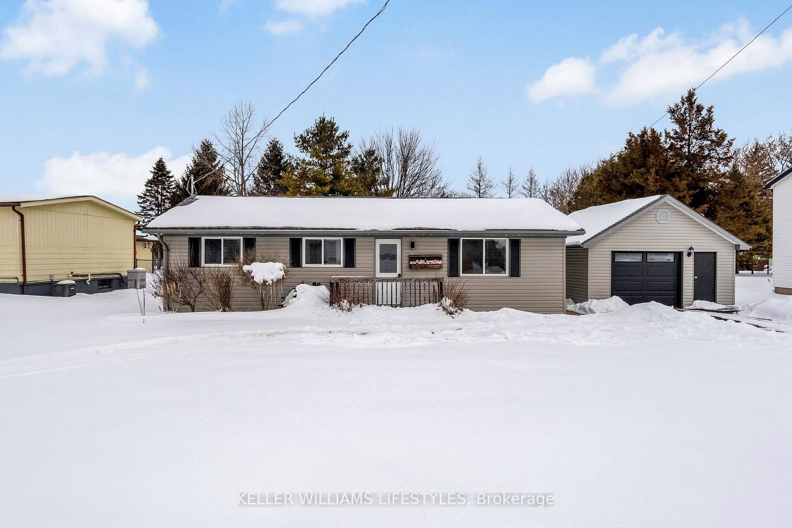 40-york-street-newbury-ontario-x12770570