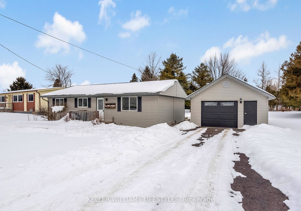 40-york-street-newbury-ontario-x12770570