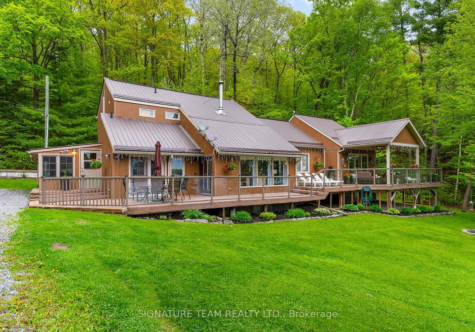 585b-two-mile-trail-whitewater-region-ontario-x12771354