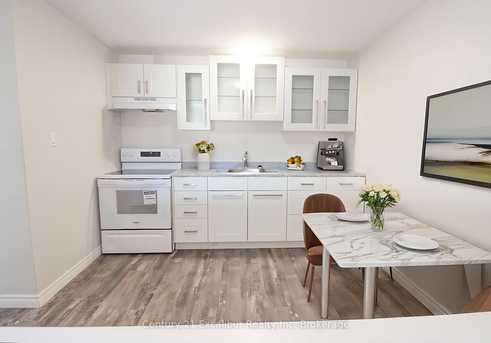 320-e-queen-street-e-centre-wellington-ontario-x12771556