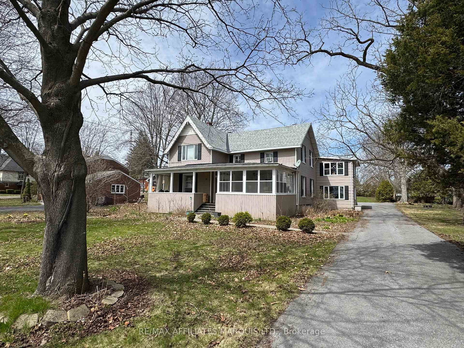 16-lakeshore-drive-south-dundas-ontario-x12771880