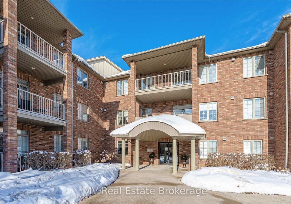 20-station-square-centre-wellington-ontario-x12772624