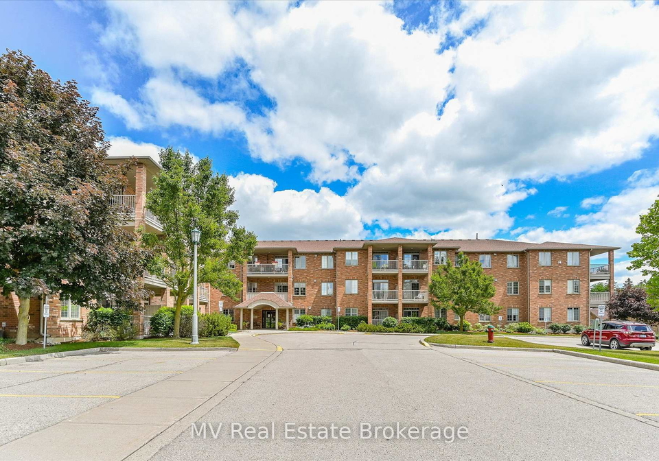 20-station-square-centre-wellington-ontario-x12772624