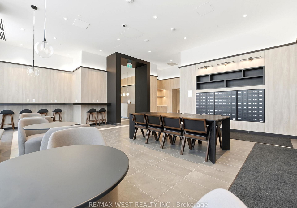 1-jarvis-street-hamilton-ontario-x12773352