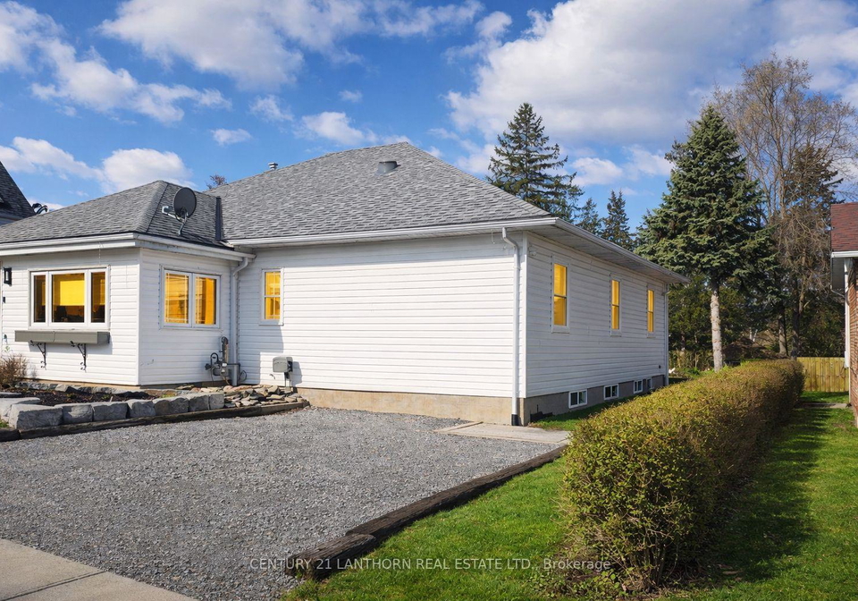3ontario-street-prince-edward-county-ontario-x12773506