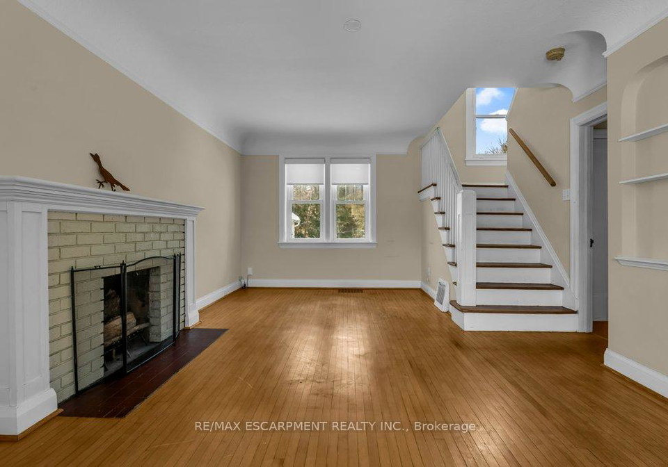 10-robinson-street-s-grimsby-ontario-x12776838
