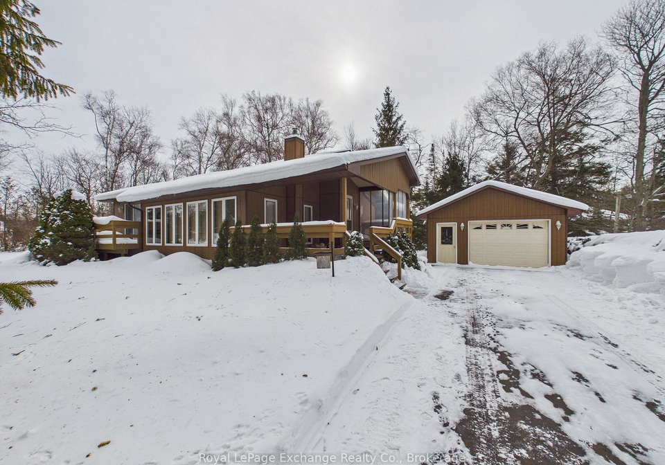 323-tyendinaga-road-huron-kinloss-ontario-x12777376