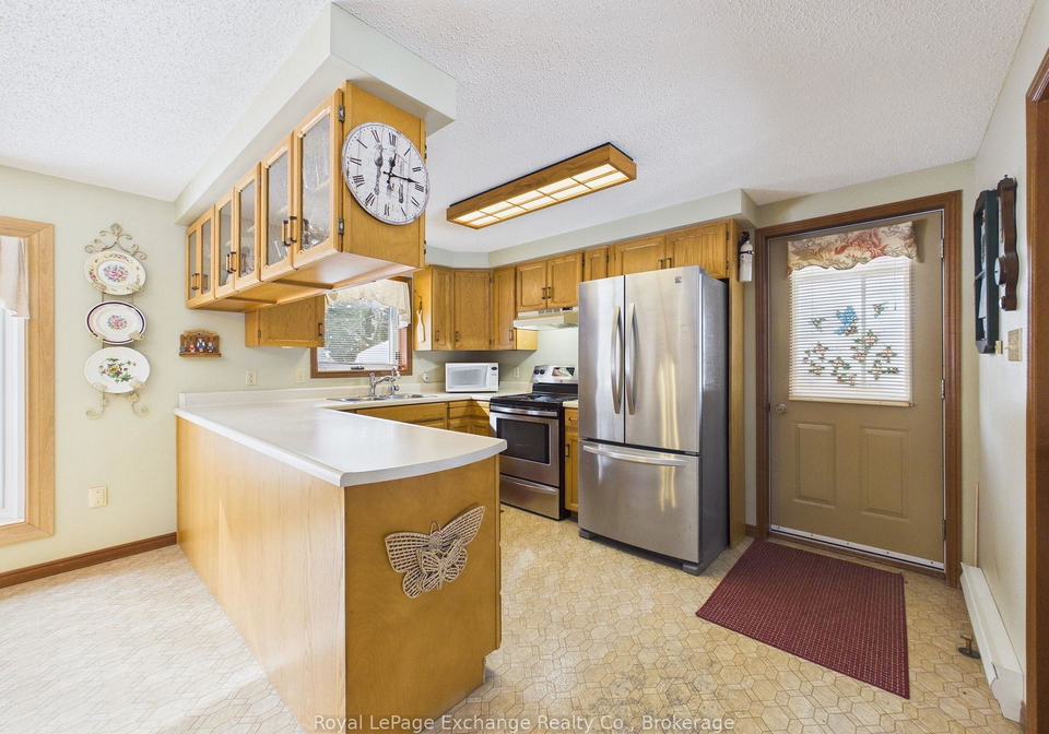 323-tyendinaga-road-huron-kinloss-ontario-x12777376