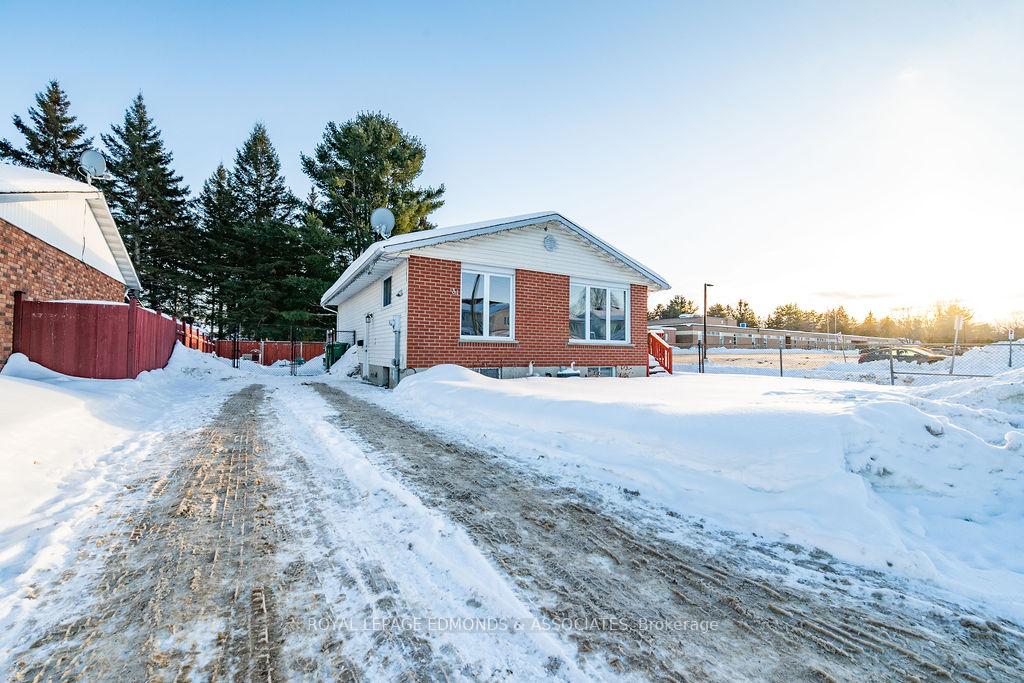 31-herman-street-petawawa-ontario-x12778486