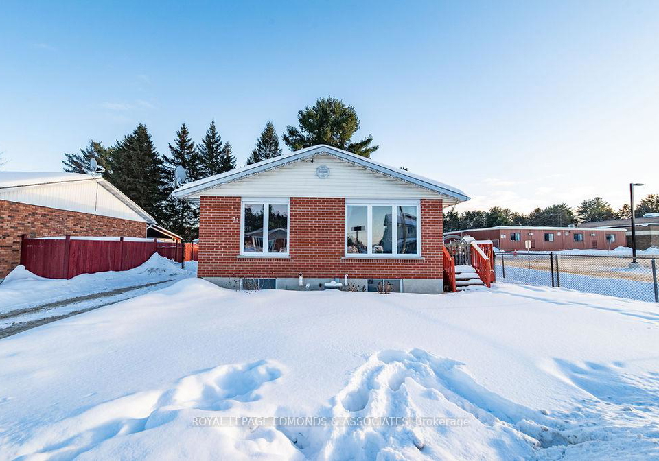 31-herman-street-petawawa-ontario-x12778486