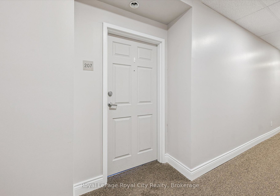 2-colonial-drive-guelph-ontario-x12778580