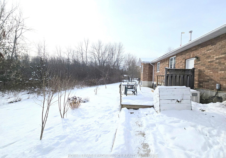 685-county-road-28-prince-edward-county-ontario-x12780236