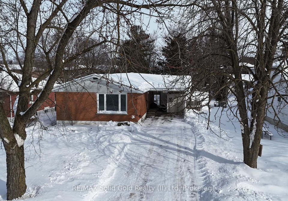 135-rowland-street-west-perth-ontario-x12780370