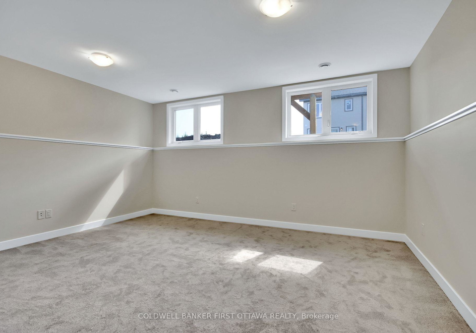 81-whitcomb-crescent-smiths-falls-ontario-x12781508