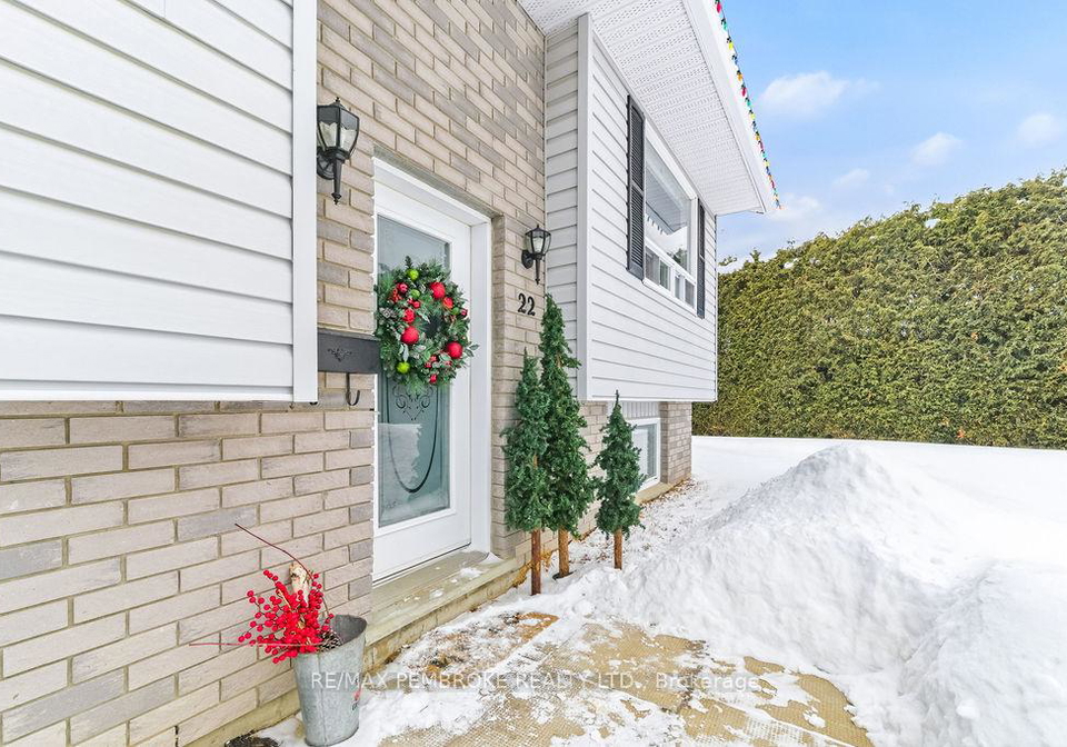 22-james-street-petawawa-ontario-x12782016