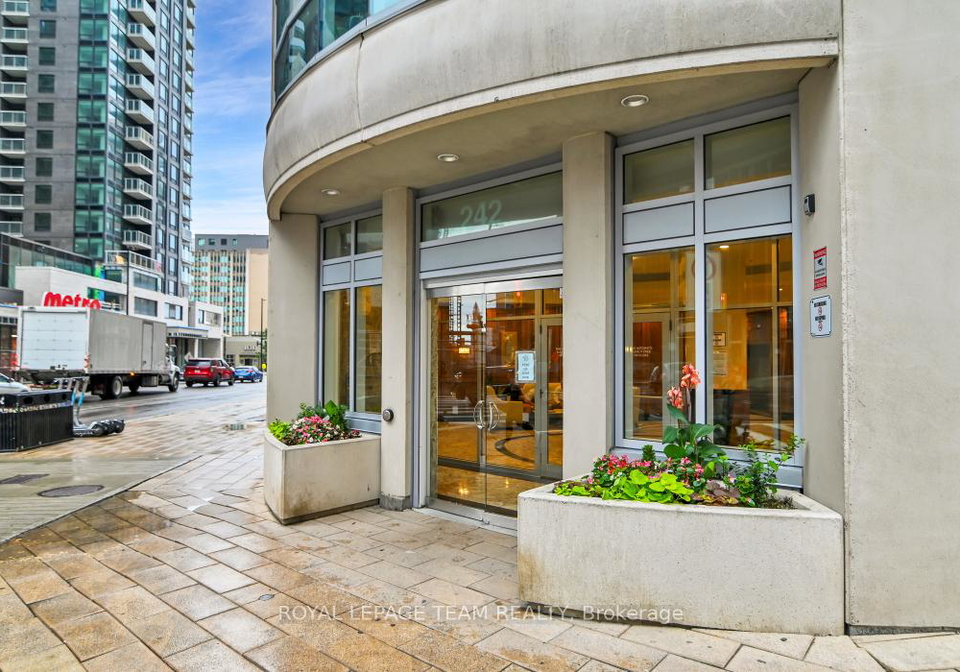 242-rideau-street-lower-town-sandy-hill-ottawa-ontario-x12782706