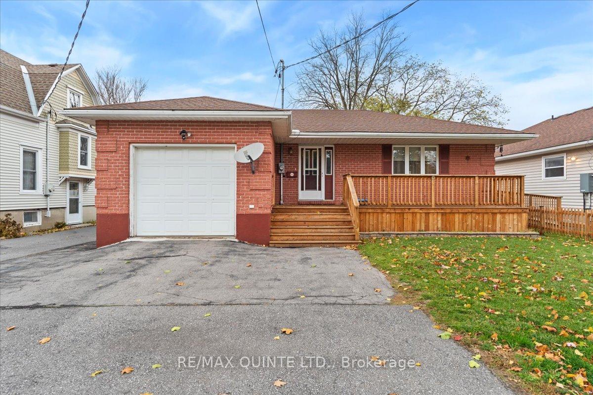 16-maple-avenue-prince-edward-county-ontario-x12782934