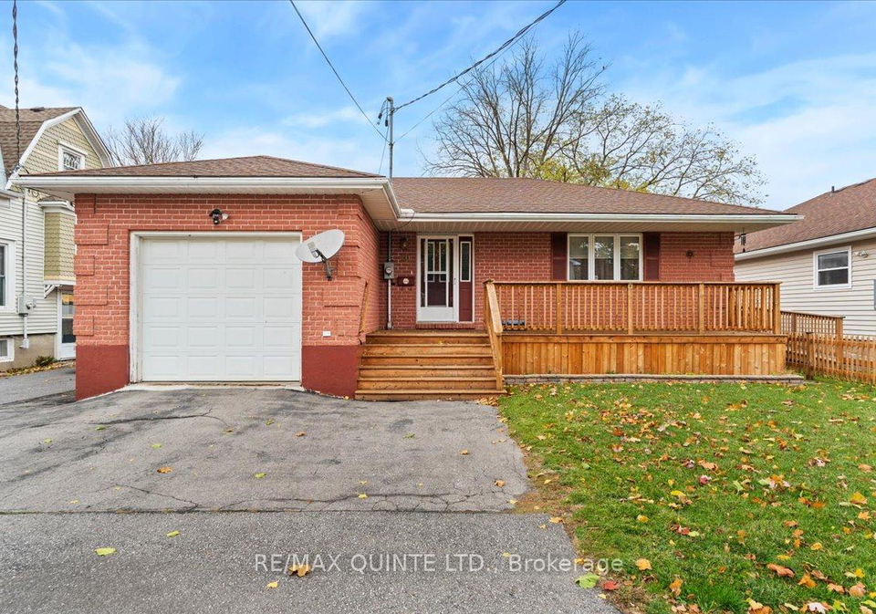 16-maple-avenue-prince-edward-county-ontario-x12782934