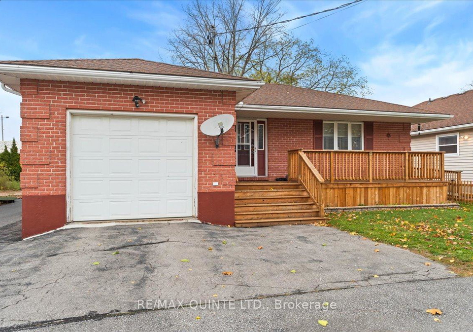 16-maple-avenue-prince-edward-county-ontario-x12782934