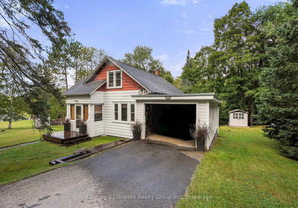 101-victoria-street-dysart-et-al-ontario-x12784224
