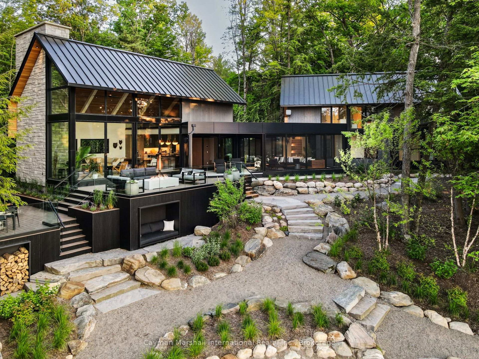 1083-hurling-point-road-muskoka-lakes-ontario-x12784296