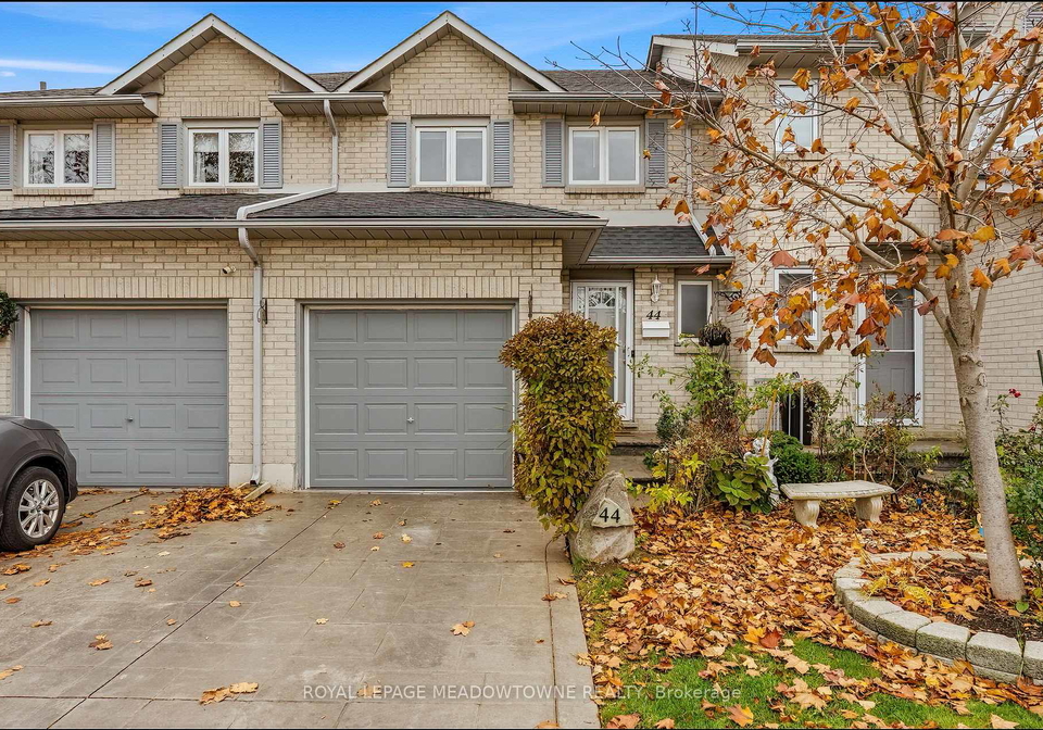 1-royalwood-court-hamilton-ontario-x12784332